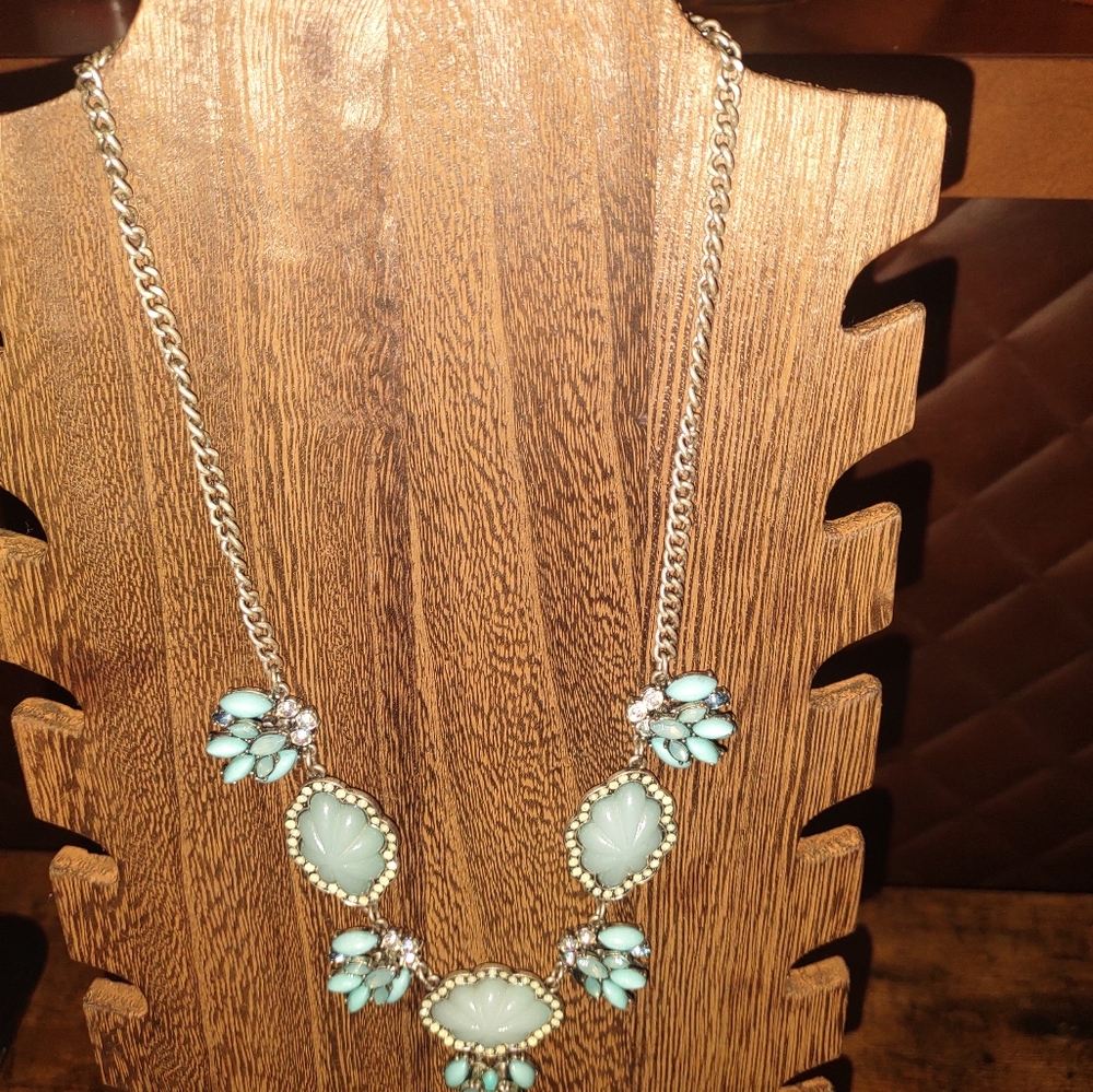 Woman's seascape collar Chloe Isabella‎ necklace